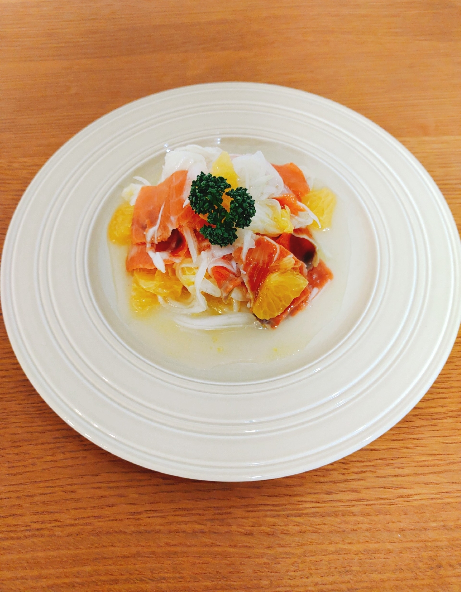 新玉ねぎとはっさくの彩りマリネ