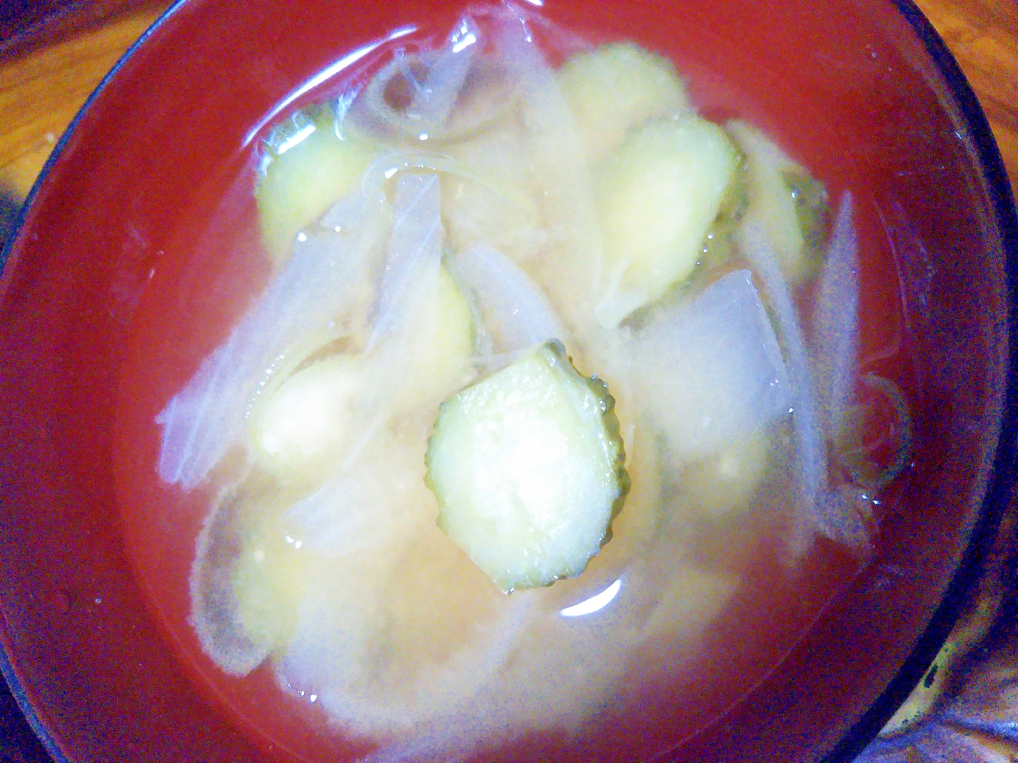 きゅうり玉ねぎ味噌汁