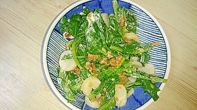 間引き大根ととりそぼろのオイスターマヨ和え