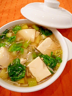 冷凍ぎょうざと白菜の中華スープ