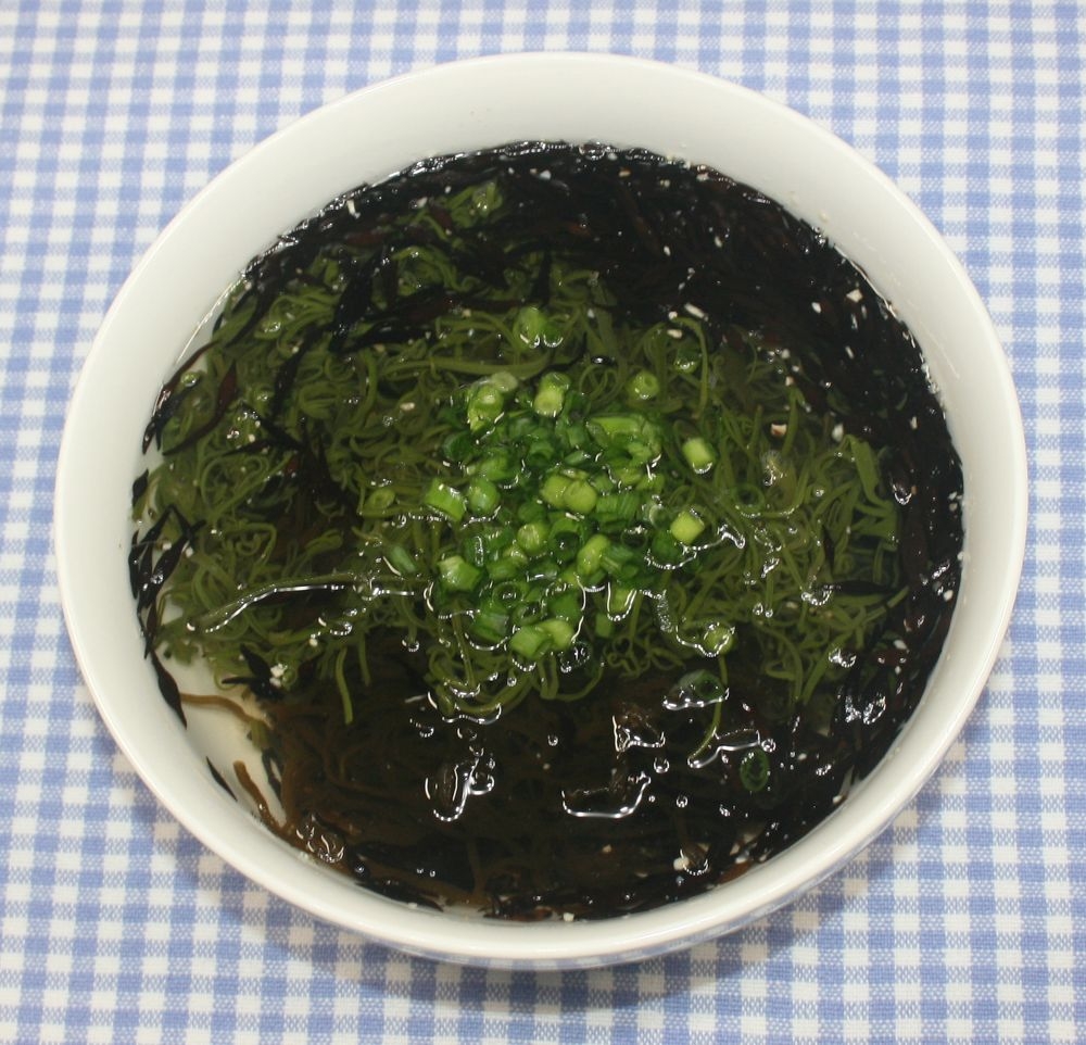 6. 海藻を食べつくす！ミネラルたっぷりスープ