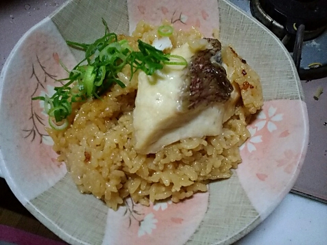 鯛めしは炊飯器で簡単に 基本のレシピ おすすめ献立 2ページ目 Macaroni