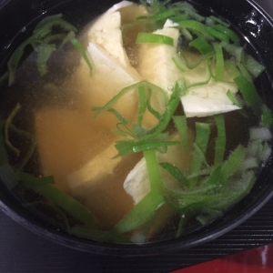 切り方を変えて 豆腐の味噌汁 レシピ 作り方 By 西野シオン 楽天レシピ