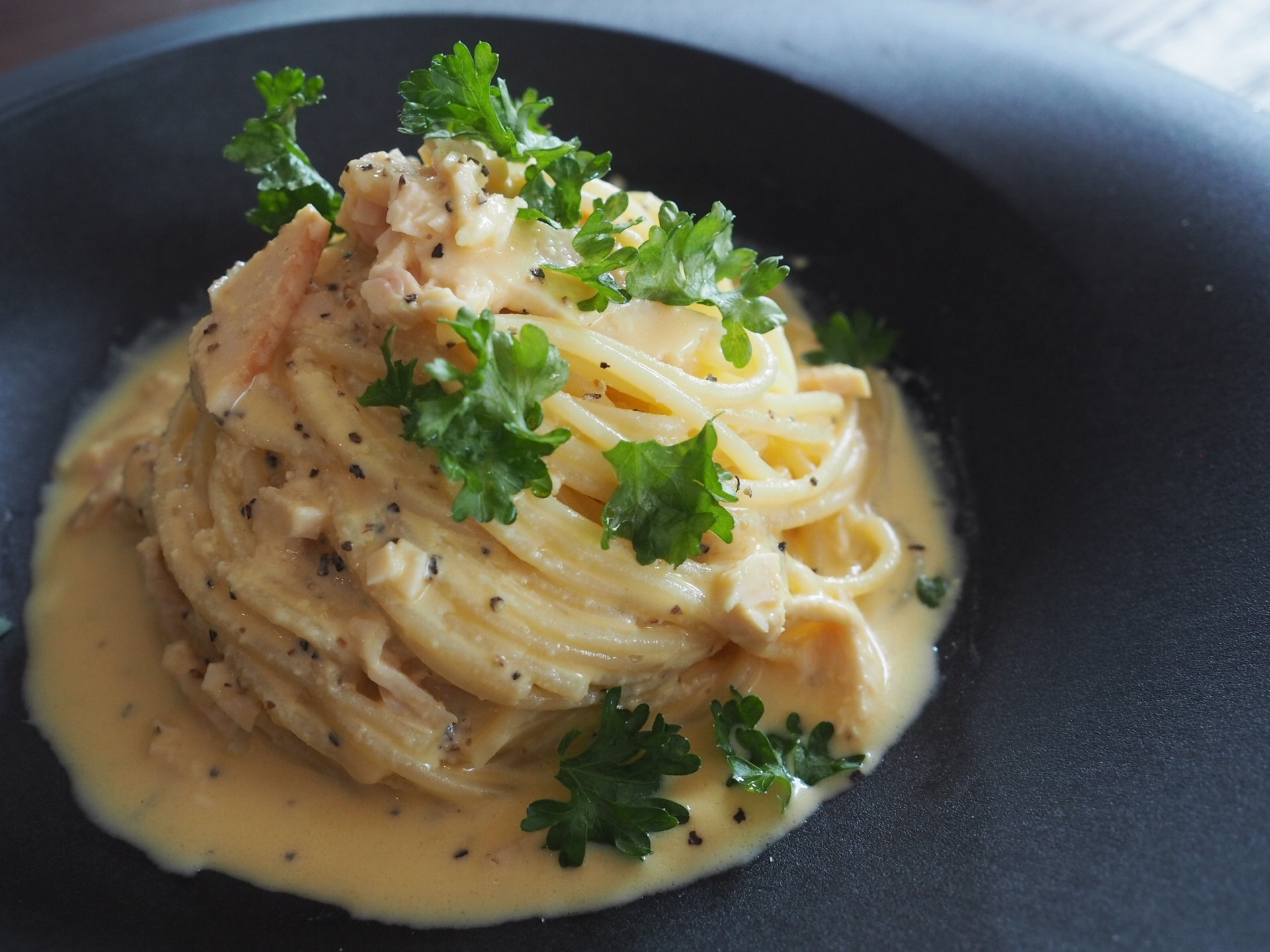 器に盛られた豆乳レモンクリームパスタ