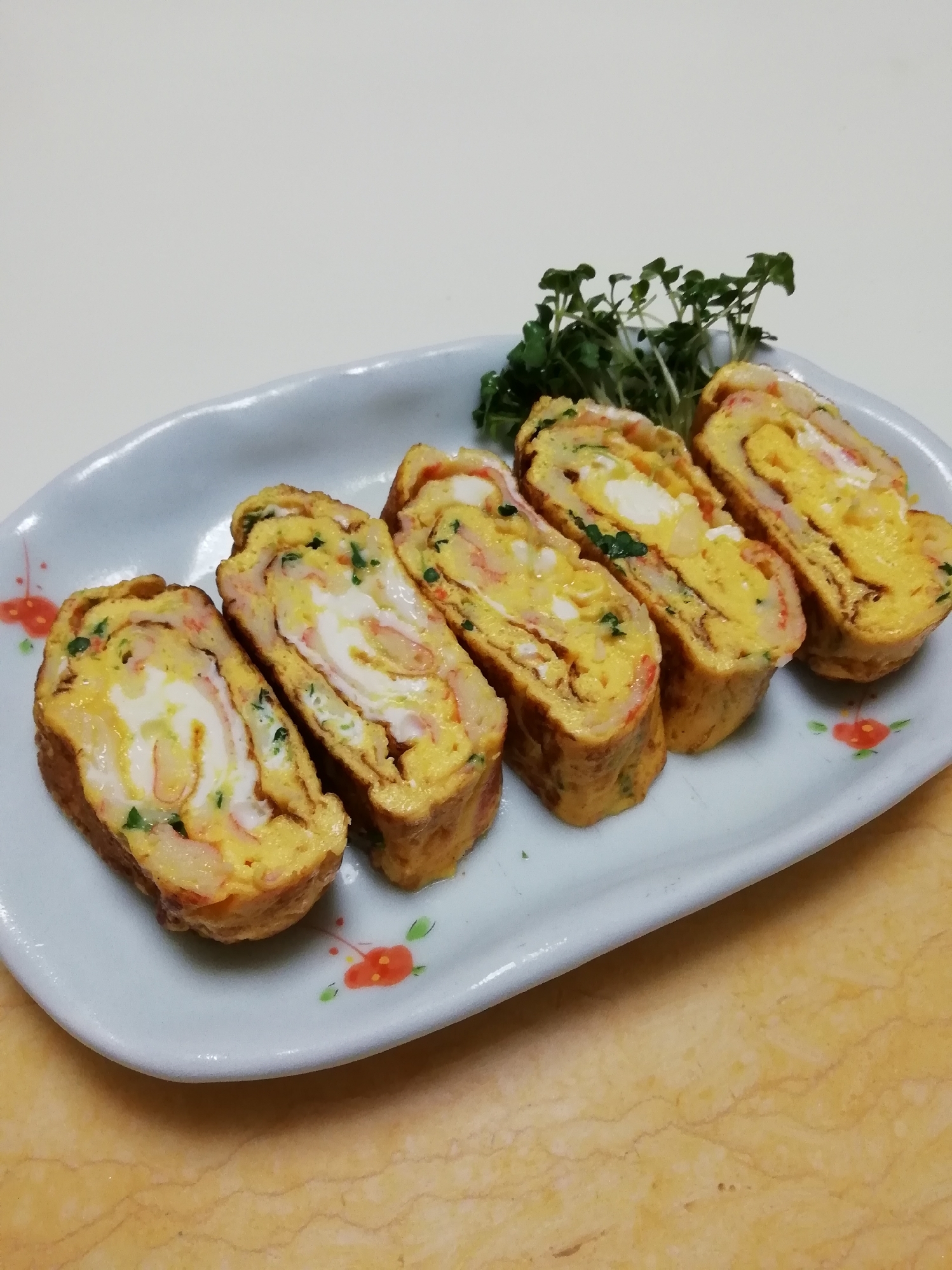 カニカマとブロッコリースプラウトのフワフワ卵焼き