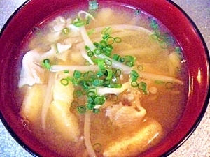 たもぎ茸とモヤシのお味噌汁 レシピ 作り方 By 寝虎太郎 楽天レシピ
