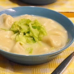 博多風とんこつ味★キャベツたっぷり水餃子