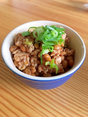 ご飯にラーメンに ピリ辛納豆そぼろ レシピ 作り方 By きのこのみみ 楽天レシピ