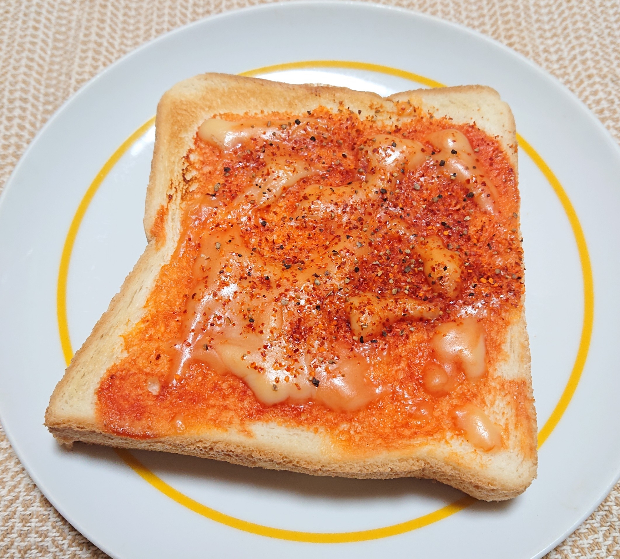 そこそこ辛い気がするチーズピッツァトースト