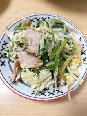 簡単で美味しいメイン料理 ハムとほうれん草の卵とじ レシピ 作り方 By すーぱーめがね9451 楽天レシピ