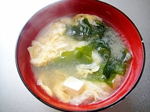 豆腐とわかめ卵のお味噌汁 レシピ 作り方 By Mint74 楽天レシピ