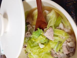 簡単ヘルシー 豚肉とキャベツの鶏ガラ醤油鍋 レシピ 作り方 By Acchan66 楽天レシピ