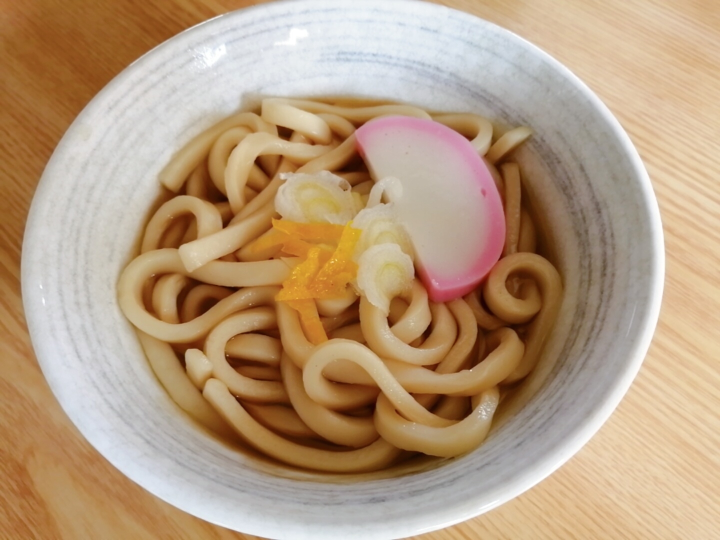 柚子風味☆かまぼことねぎの温うどん