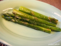 簡単＆美味しい！グリーンアスパラのチーズソテー♪