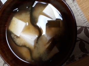 乾燥昆布と絹豆腐のお味噌汁 レシピ 作り方 By るもちゃん 楽天レシピ