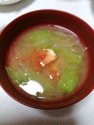 トマトとレタスの味噌汁 レシピ 作り方 By Meia 楽天レシピ