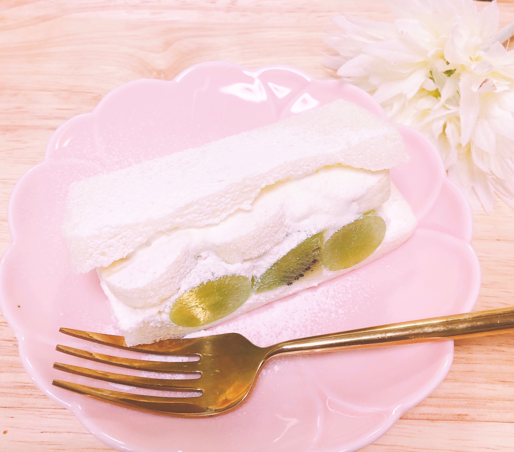 今日のヨーグルト♡バナナキウイ&くるみ