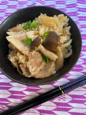 炊飯器で 香ばしい豚としめじの炊き込みご飯 レシピ 作り方 By サフランplease 楽天レシピ