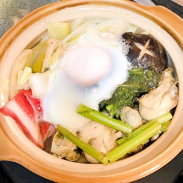 栄養満点☆新鮮な牡蠣をたっぷり入れた鍋焼きうどん