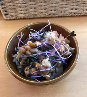 紫キャベツスプラウトと燻製鮭フレークの納豆ごはん レシピ 作り方 By ボンド子 楽天レシピ