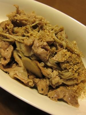 手軽でおいしい 豚こま肉のごぼうとえのき炒め レシピ 作り方 By Euclace 楽天レシピ