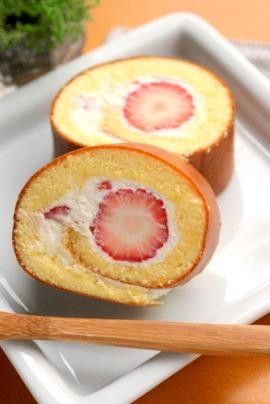 ふんわりやわらか いちごのロールケーキ レシピ 作り方 By Rinco 楽天レシピ