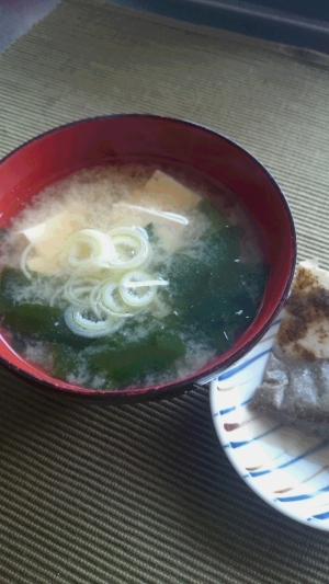 茅乃舎の 煮干しだし でみそ汁を作ってみた レシピ 作り方 By Hiromu 楽天レシピ