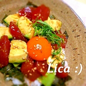 トロッと満足 簡単 まぐろとアボカドのユッケ丼 レシピ 作り方 By Lica 楽天レシピ
