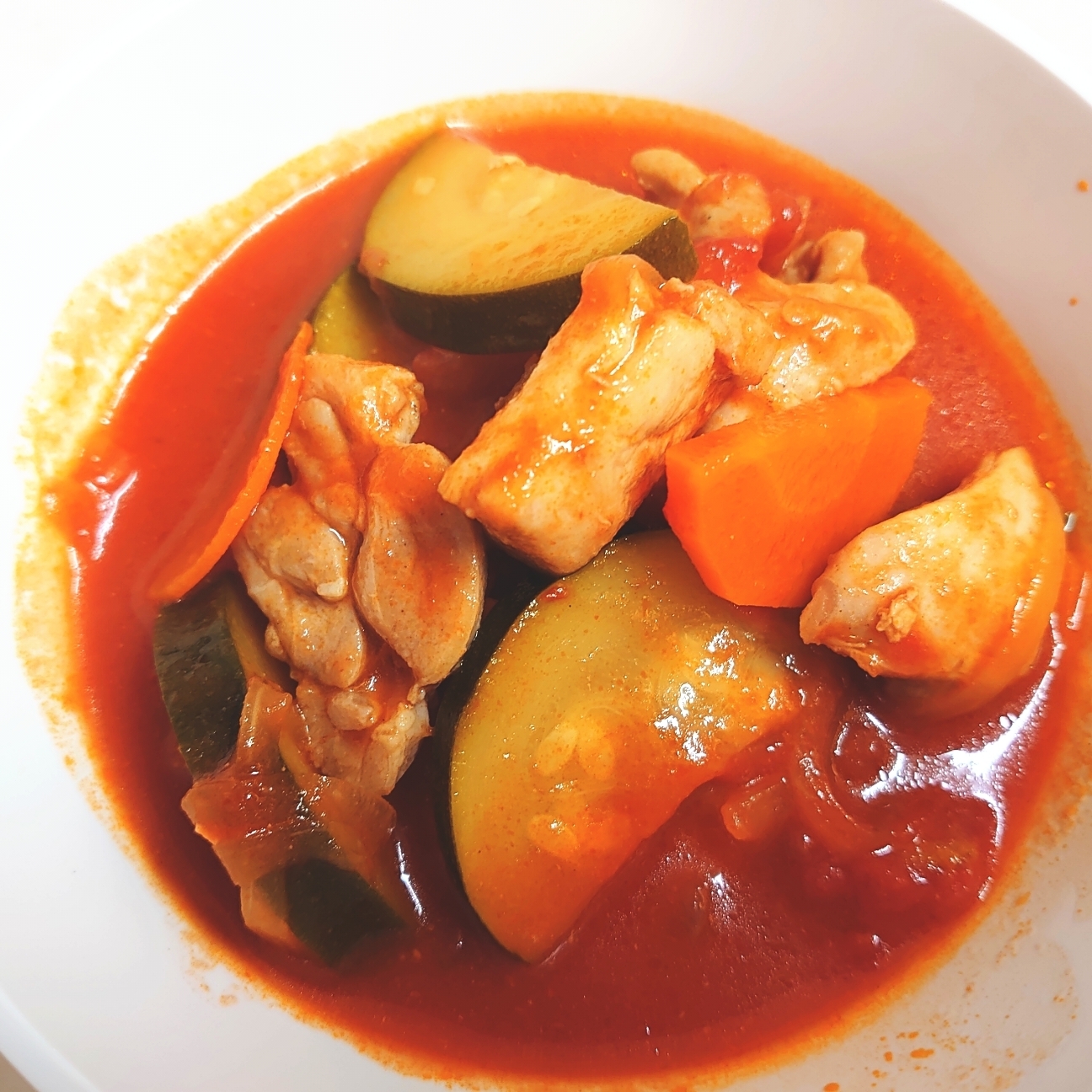 トマトと鶏だんごのイタリア風鍋＆締めのフジッリ