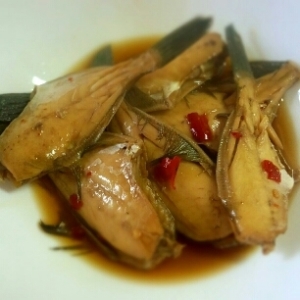 カワハギの煮付け 少量分をミニ土鍋で レシピ 作り方 By ゆぅふ 楽天レシピ