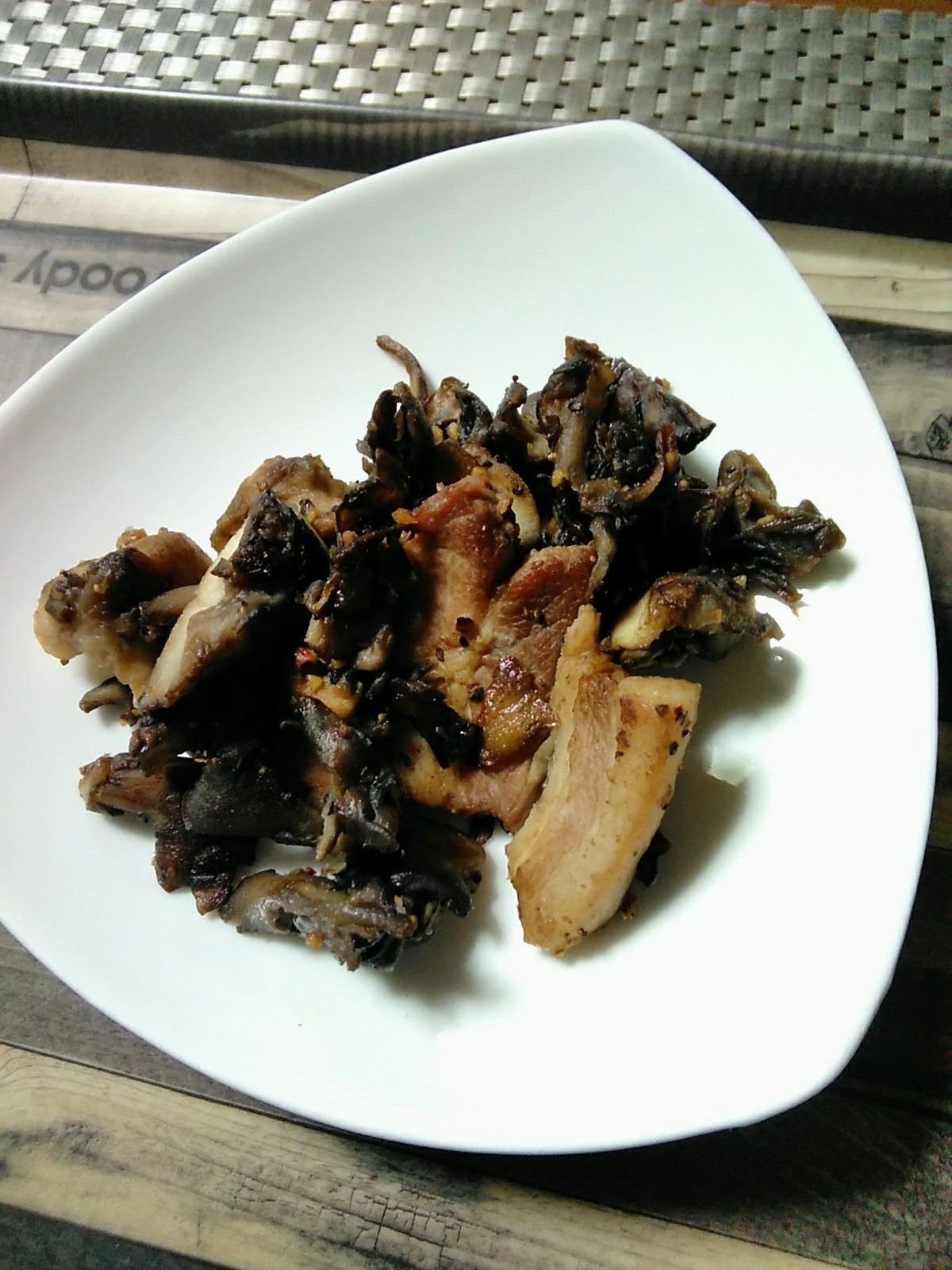豚肩ロースと舞茸の炒めもの