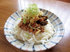 納豆ときゅうりの漬物の冷たぬきうどん レシピ 作り方 By みーこ1221 楽天レシピ