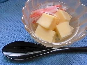 玉子豆腐とかにかまの冷たいスープ 白だしで冷たい汁 レシピ 作り方 By ゆき食堂 楽天レシピ
