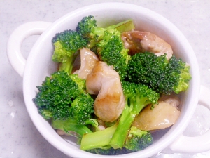 簡単 お弁当に ブロッコリーと鶏もも肉の塩炒め レシピ 作り方 By みずたまsweet 楽天レシピ