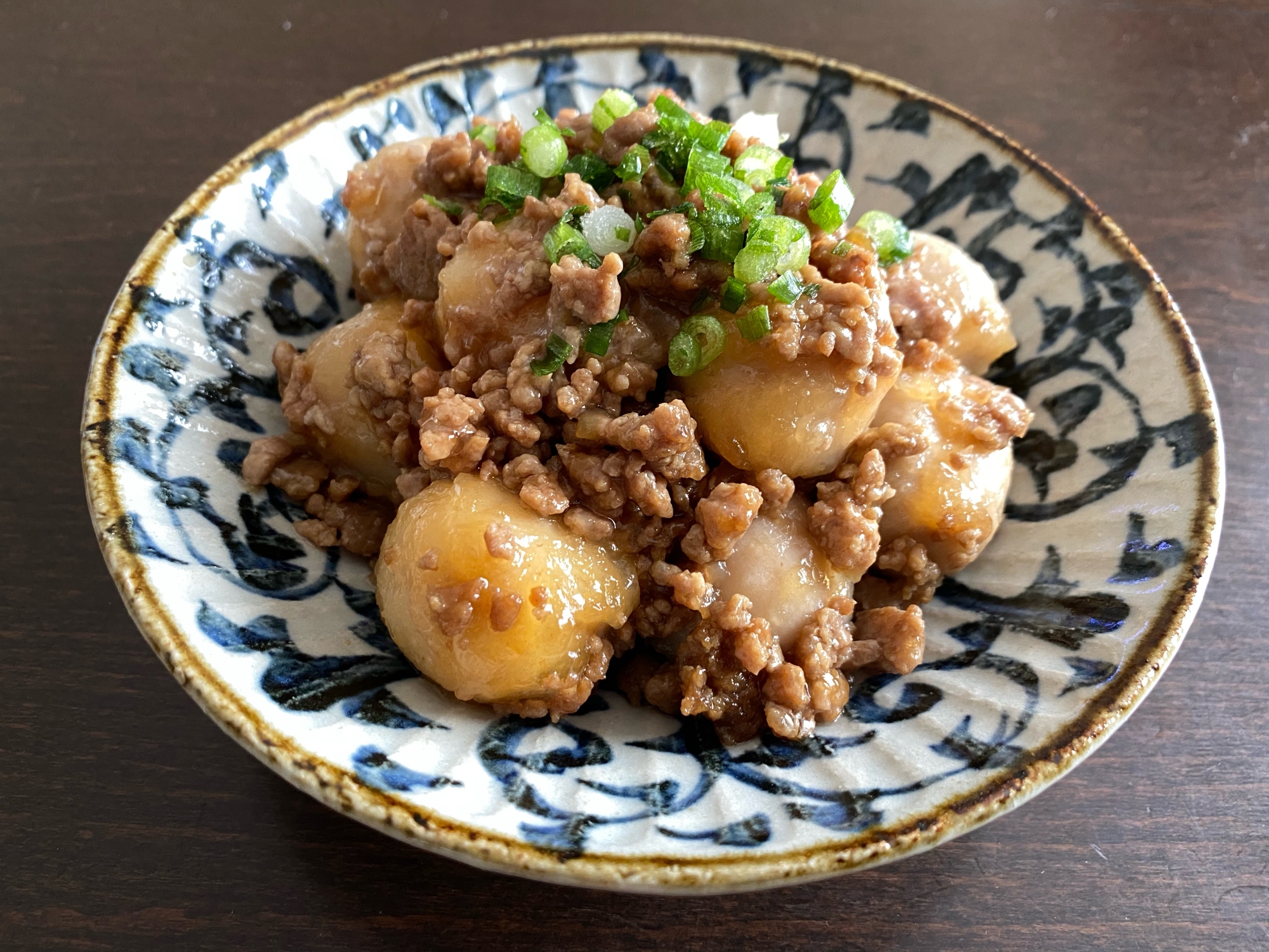 冷凍里芋で簡単に♪豚ひき肉と里芋のしょうが焼き