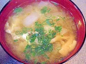 玉葱とたもぎ茸のお味噌汁 レシピ 作り方 By 寝虎太郎 楽天レシピ