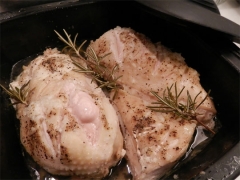 蒸し鶏のローズマリー風味