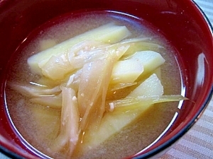 ジャガイモとミョウガのお味噌汁 レシピ 作り方 By ミルク白うさぎ 楽天レシピ