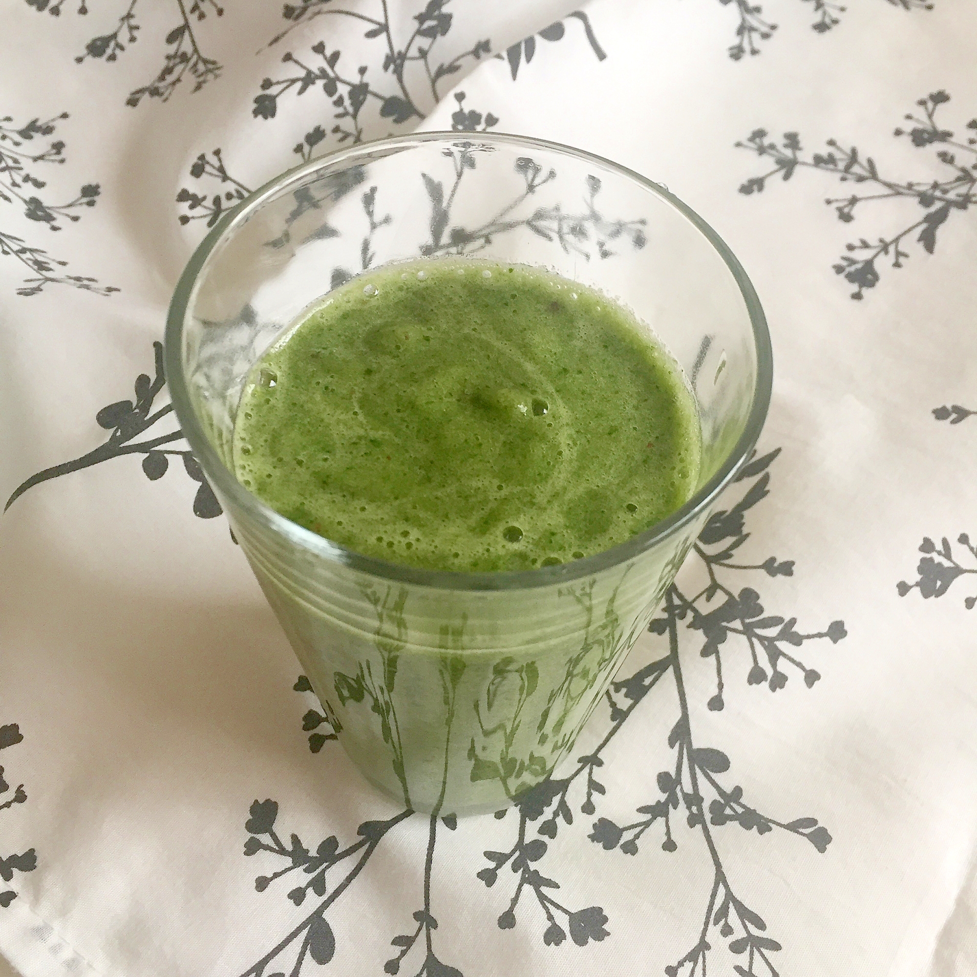 簡単(^^)鶏もも肉と玉ねぎのトマトジュース煮♪