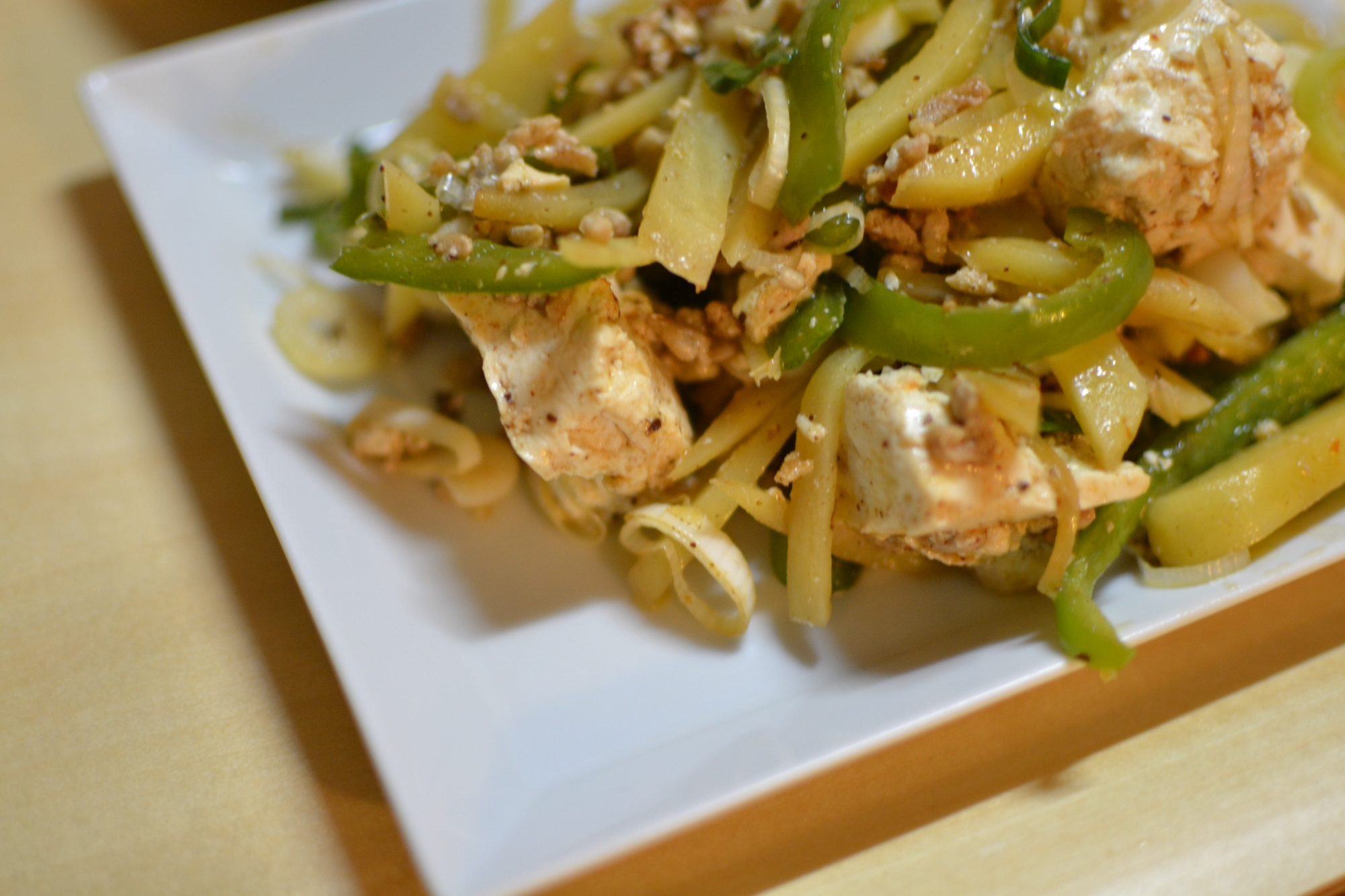 ひき肉と豆腐、野菜のXO醤炒め