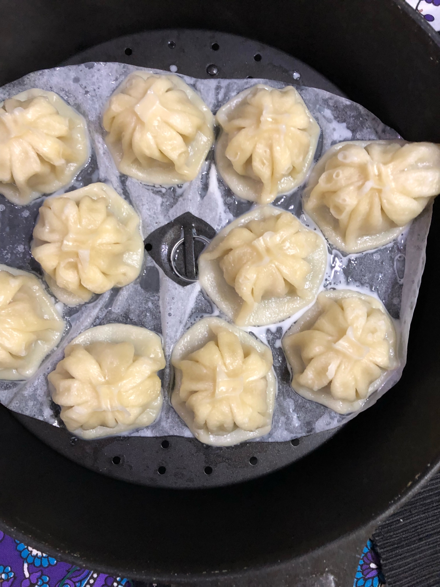 肉やで買った小籠包の蒸し方^ - ^