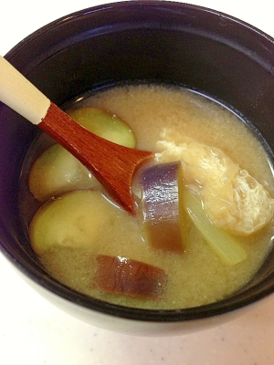 なすとネギと油揚げのお味噌汁 レシピ 作り方 By Tukuyo93 楽天レシピ