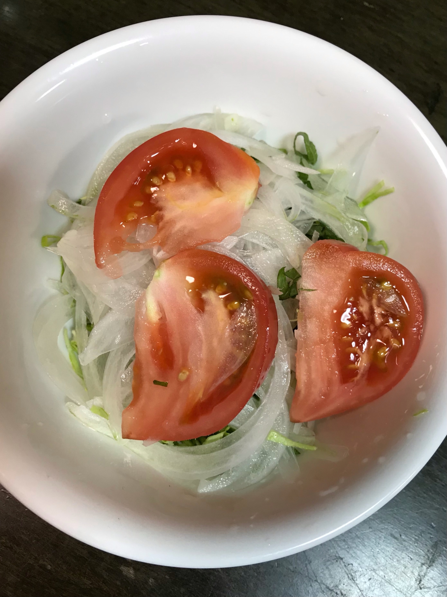トマトと野菜サラダ