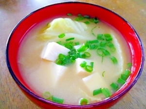 豆腐 きゃべつ 小ねぎの味噌汁 レシピ 作り方 By V るん 0394 楽天レシピ