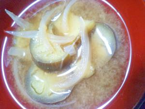 なす玉ねぎ味噌汁 レシピ 作り方 By あけぼのマジック 楽天レシピ