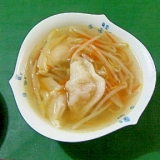 モヤシとニンジンのスープ餃子