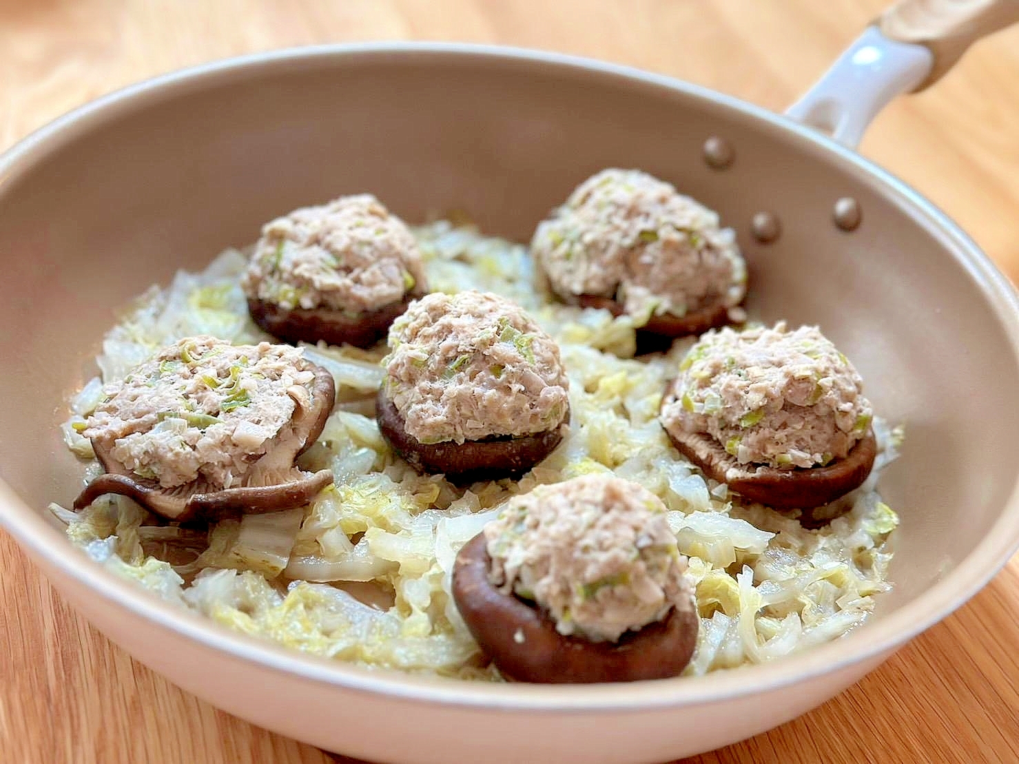 ほうれんそうと鶏手羽元の中華がゆ