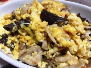 ボリューム満点 豚肉ときくらげの卵炒め レシピ 作り方 By Aki