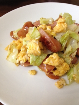 簡単おかず ウインナーとキャベツと卵の炒めもの レシピ 作り方 By