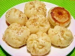 失敗なし☆フライパンde生煎包というより肉まん？